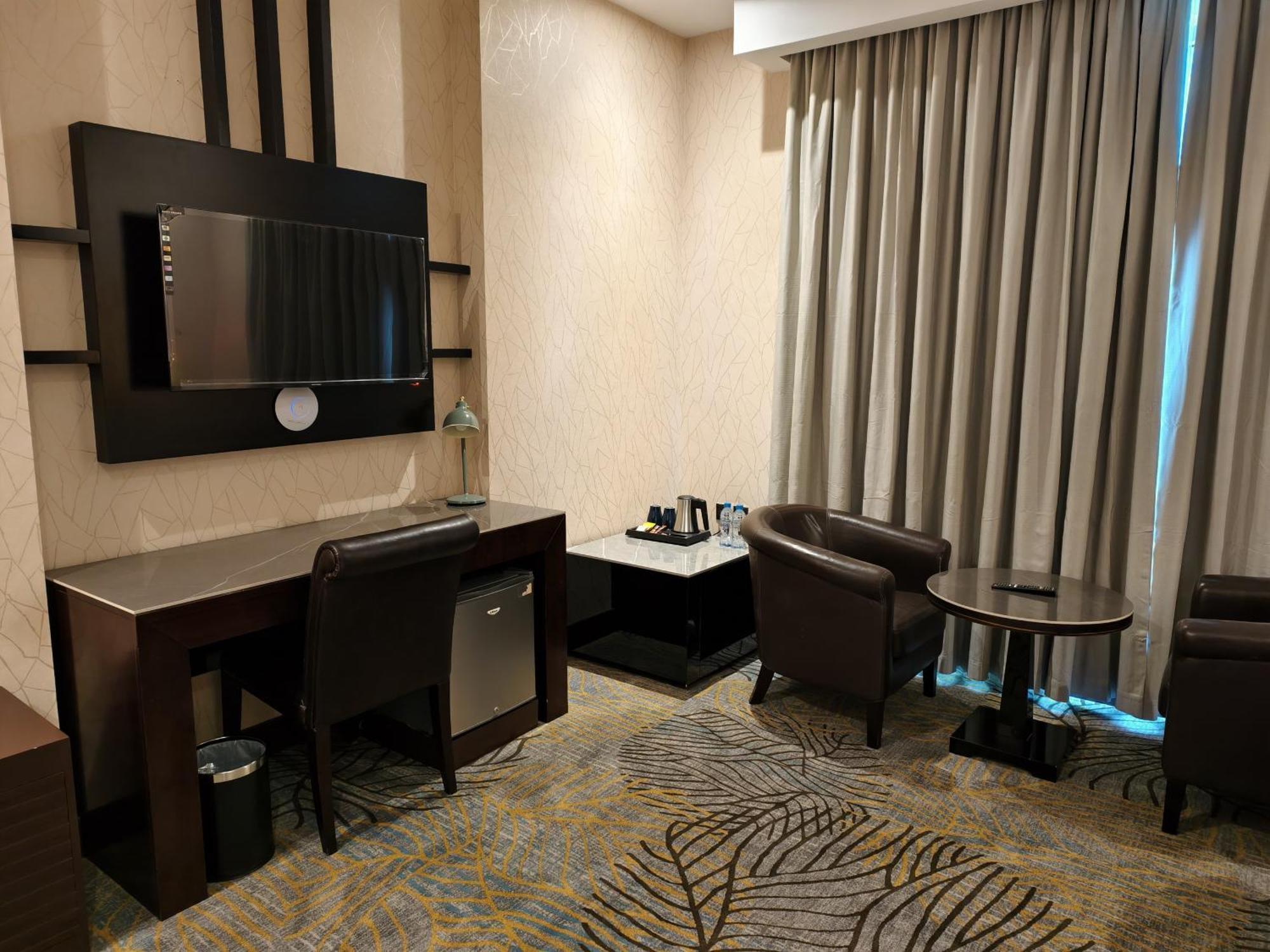 Ista Suites Seef Manama Exteriör bild