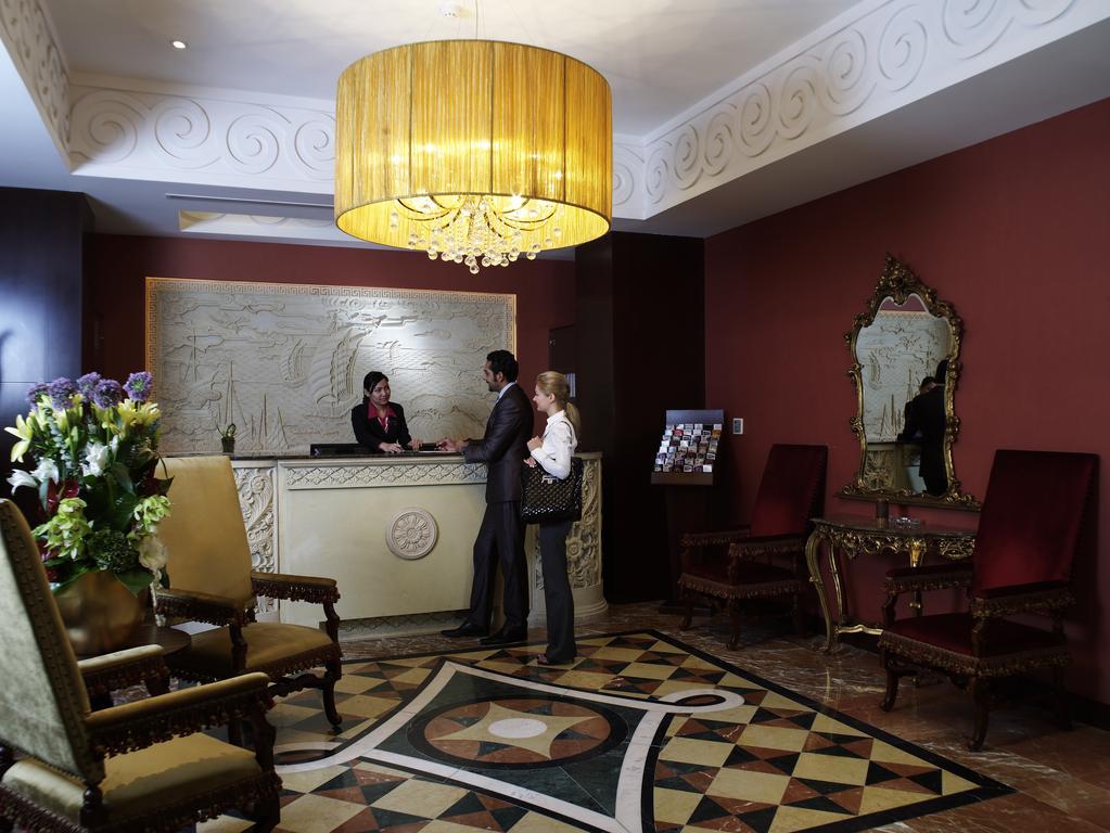 Ista Suites Seef Manama Exteriör bild